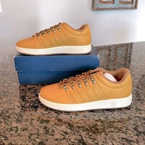 K-Swiss unisex classic varsity low sneakers NIB 4.5